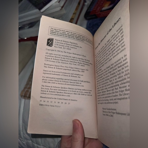 Hamlet by William Shakespeare Paperback Book. Like new. ISBN 978-0-7434-7712-3 - Picture 5 of 6